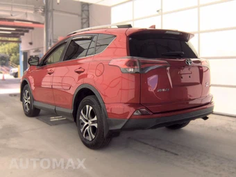 2016 Toyota RAV4 LE – miniatura 6