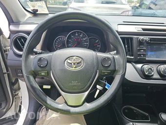2016 Toyota RAV4 LE - miniatura 10