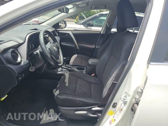 2016 Toyota RAV4 LE - miniatura 7