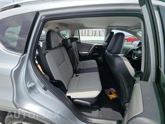 2016 Toyota RAV4 Limited – miniatura 16