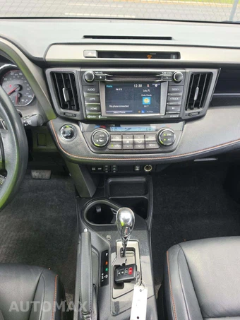 2016 Toyota RAV4 SE – miniatura 10