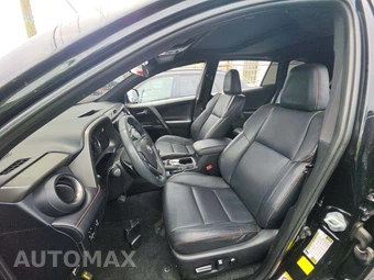 2016 Toyota RAV4 SE – miniatura 6