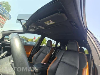 2016 Toyota RAV4 SE – miniatura 8