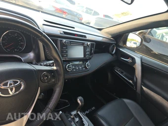 2016 Toyota RAV4 SE – miniatura 11