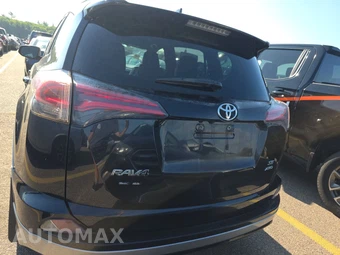 2016 Toyota RAV4 SE – miniatura 5