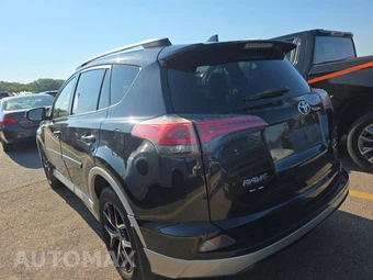 2016 Toyota RAV4 SE – miniatura 6
