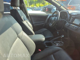 2016 Toyota RAV4 SE – miniatura 8