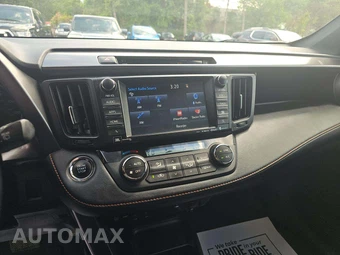 2016 Toyota RAV4 SE - miniatura 9