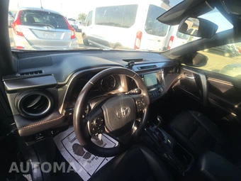 2016 Toyota RAV4 SE – miniatura 11