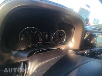 2016 Toyota RAV4 SE – miniatura 12