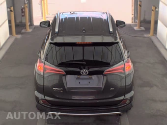 2016 Toyota RAV4 SE – miniatura 5