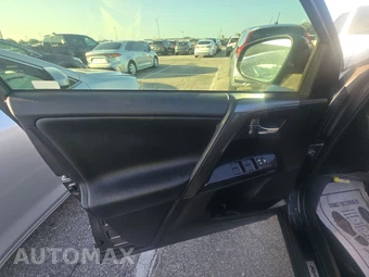 2016 Toyota RAV4 SE – miniatura 9