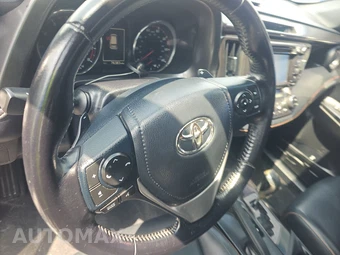 2016 Toyota RAV4 SE – miniatura 10