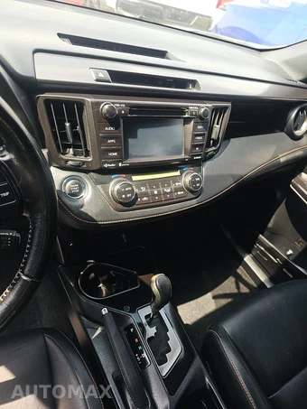 2016 Toyota RAV4 SE – miniatura 11