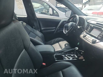 2016 Toyota RAV4 SE – miniatura 8