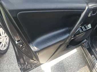 2016 Toyota RAV4 SE – miniatura 9