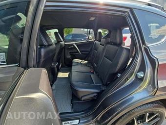 2016 Toyota RAV4 SE - miniatura 10