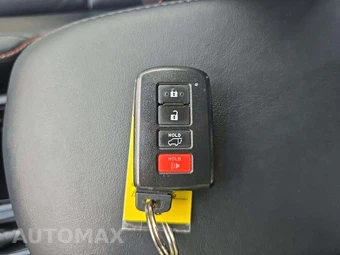 2016 Toyota RAV4 SE - miniatura 5