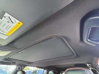 2016 Toyota RAV4 SE - miniatura 8
