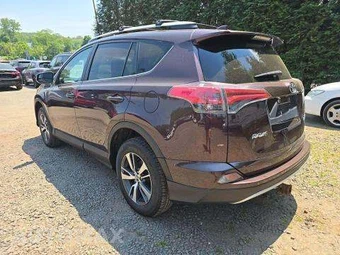 2016 Toyota RAV4 XLE – miniatura 2