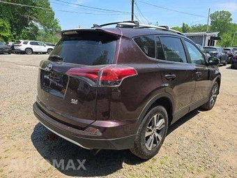 2016 Toyota RAV4 XLE – miniatura 3