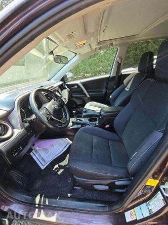 2016 Toyota RAV4 XLE – miniatura 6