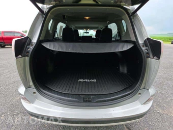 2016 Toyota RAV4 XLE – miniatura 11