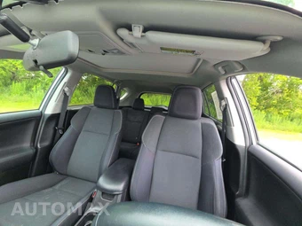 2016 Toyota RAV4 XLE – miniatura 8