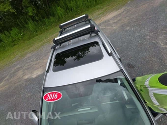 2016 Toyota RAV4 XLE – miniatura 9