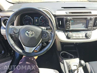 2016 Toyota RAV4 XLE – miniatura 10