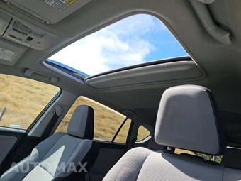 2016 Toyota RAV4 XLE – miniatura 11