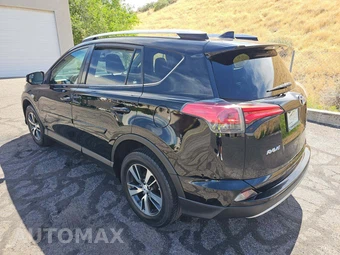 2016 Toyota RAV4 XLE – miniatura 2