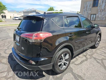2016 Toyota RAV4 XLE – miniatura 3