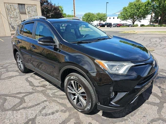 2016 Toyota RAV4 XLE – miniatura 4