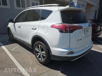 2016 Toyota RAV4 XLE - miniatura 2