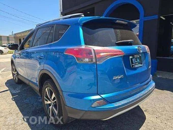 2016 Toyota RAV4 XLE – miniatura 2