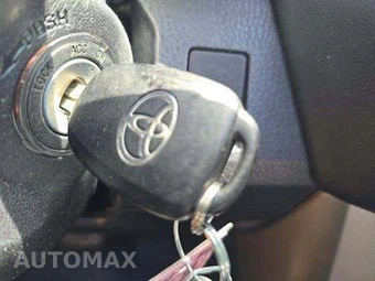 2016 Toyota RAV4 XLE – miniatura 8