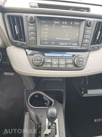 2016 Toyota RAV4 XLE – miniatura 11