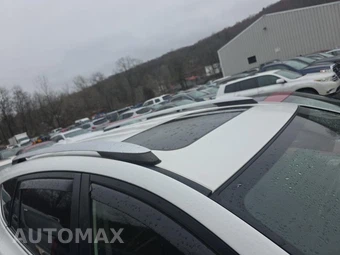 2016 Toyota RAV4 XLE – miniatura 12