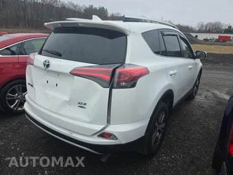 2016 Toyota RAV4 XLE – miniatura 4