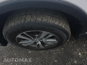 2016 Toyota RAV4 XLE – miniatura 8