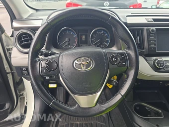 2016 Toyota RAV4 XLE – miniatura 10
