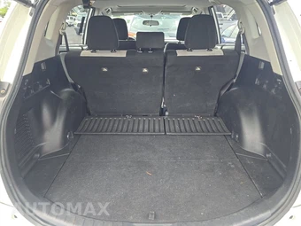 2016 Toyota RAV4 XLE – miniatura 16
