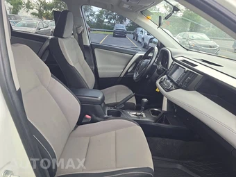 2016 Toyota RAV4 XLE – miniatura 8