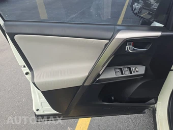 2016 Toyota RAV4 XLE – miniatura 9