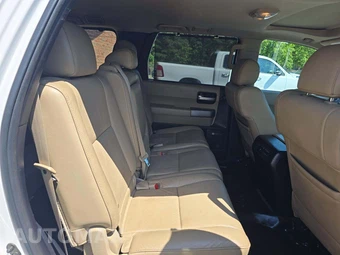 2016 Toyota Sequoia Limited – miniatura 17