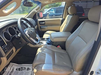 2016 Toyota Sequoia Limited – miniatura 6