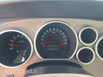 2016 Toyota Sequoia Limited – miniatura 9
