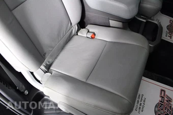 2016 Toyota Sequoia Platinum - miniatura 44