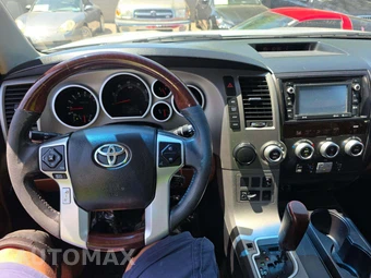 2016 Toyota Sequoia Platinum – miniatura 10